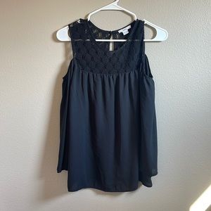 Shirt open shoulders with sleeves
